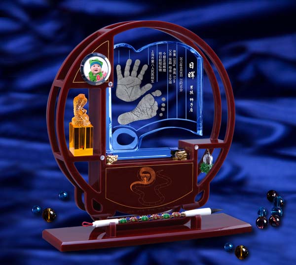 日暉書香門第蛇年水晶版手腳印