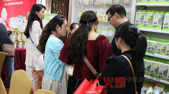 噯唯嬰幼哺喂借火爆網(wǎng)大講堂長沙站火熱招商