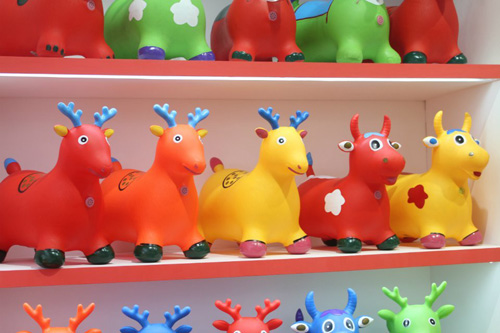 哈哈球彩繪音樂(lè)牛鹿充氣玩具