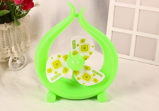 柯麗雅充電水滴小風(fēng)扇綠色