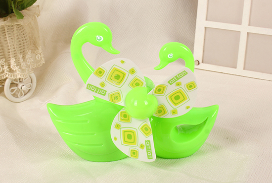 柯麗雅充電天鵝小風扇綠色