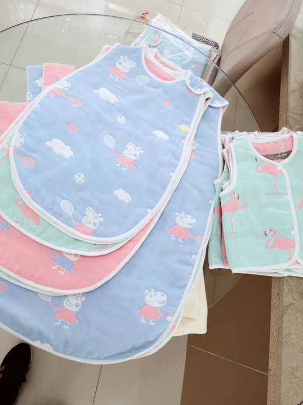 澤玉佳兒雙層印花圓肚兜2.jpg 澤玉佳兒雙層印花圓肚兜2.jpg