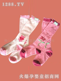 �LͲ���eŮͯ�m