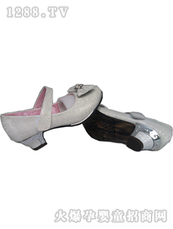 ���ȳǻ�ɫ�����YŮͯƤЬ