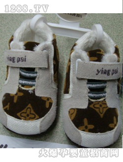 ��ʿ���ɫ���D�냺Ь