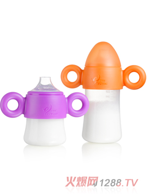 妃麗妮寶寶學(xué)飲杯